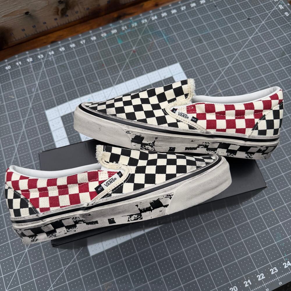 Vans Classic Slip On 98 AOD Checkerboard Black/Red